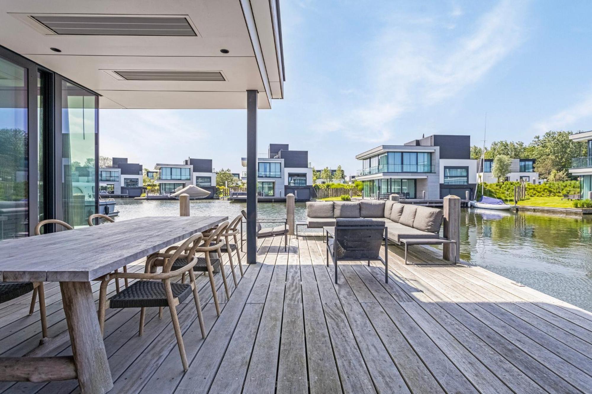 Lake House With Dock At Lake Veere, Zeeland Arnemuiden Exterior photo