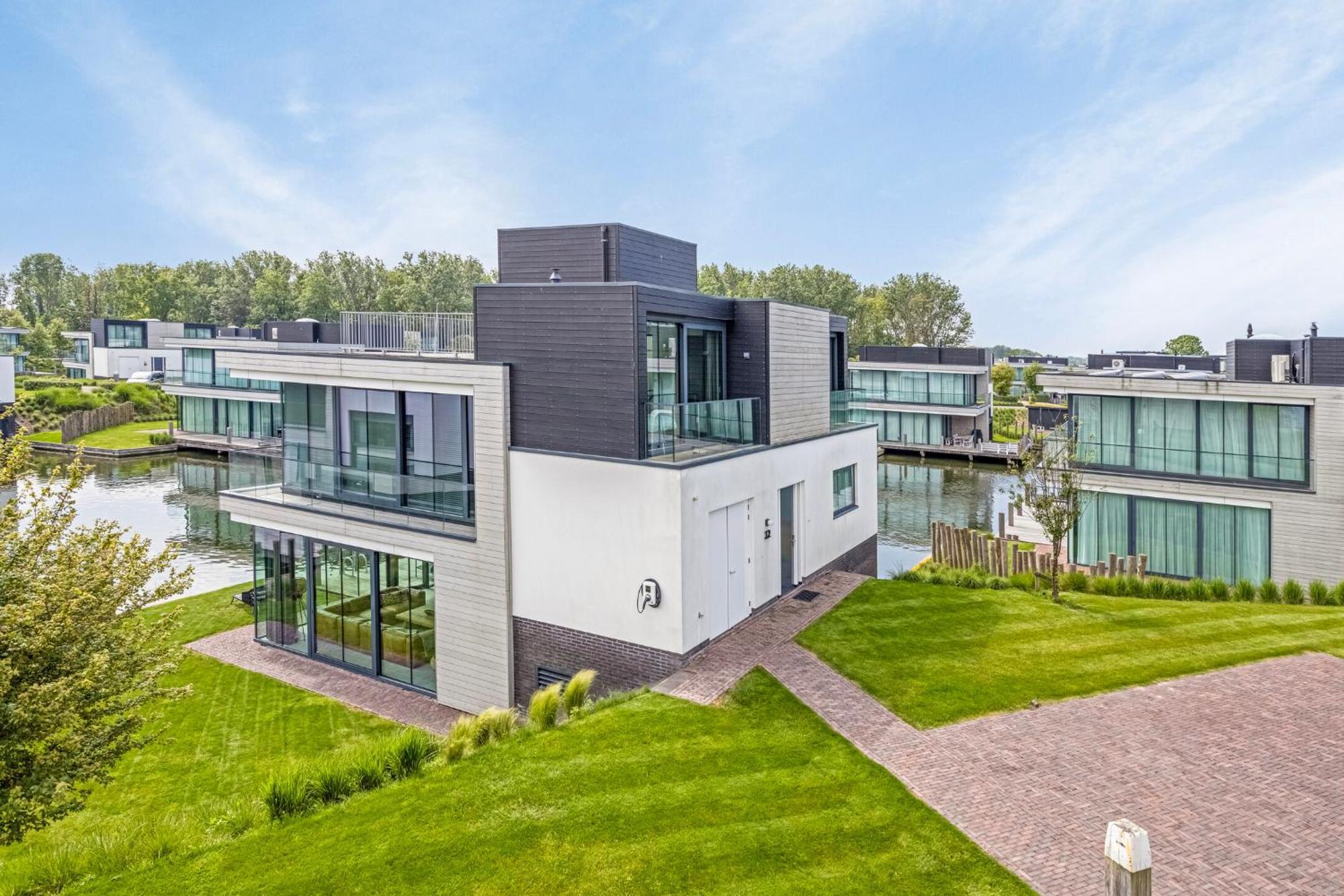 Lake House With Dock At Lake Veere, Zeeland Arnemuiden Exterior photo